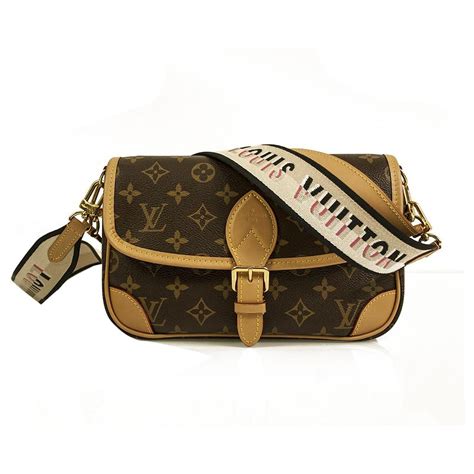 louis vuitton shoulder bag price|louis vuitton detachable shoulder bags.